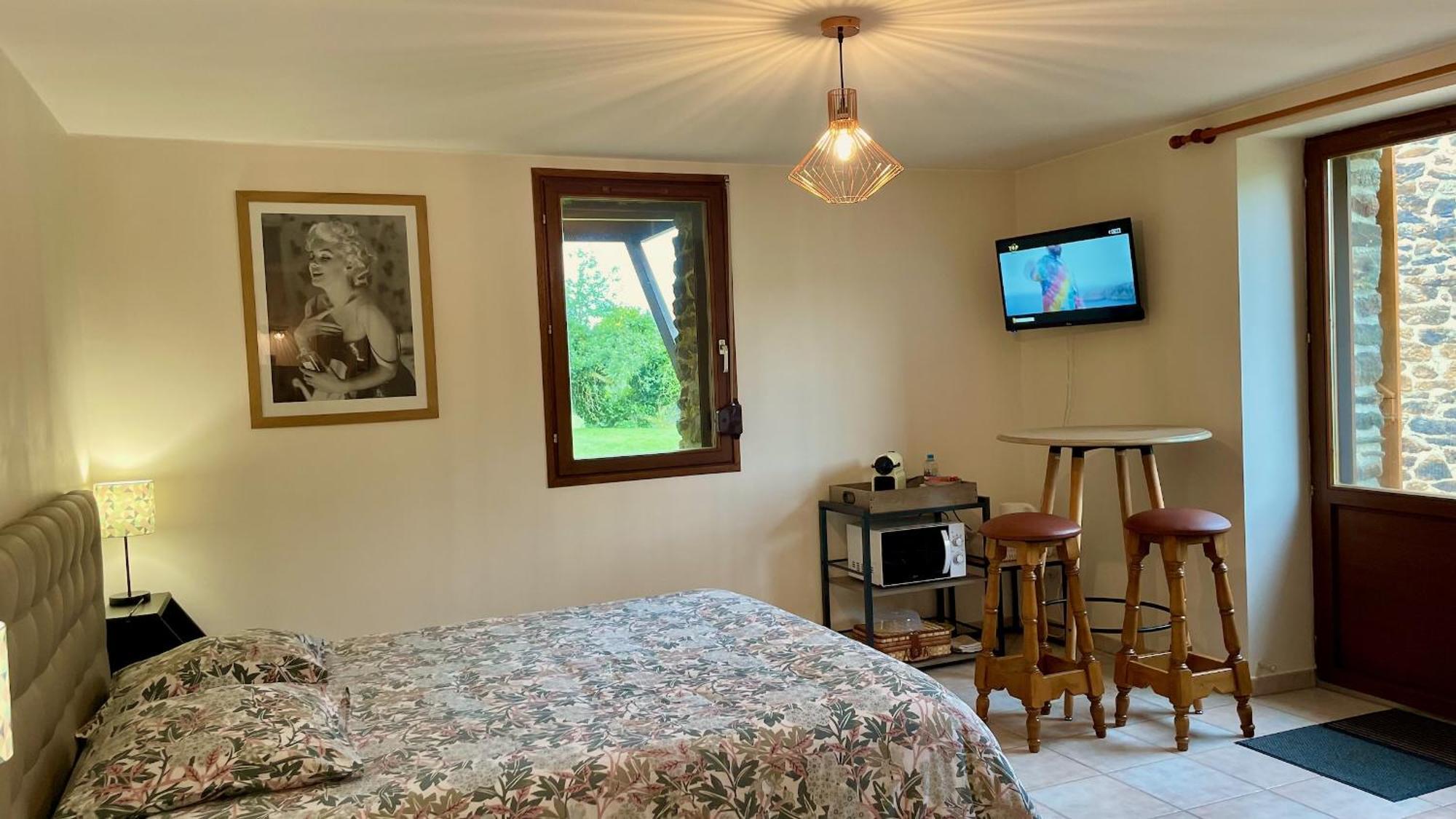 Chambres D'Hotes Les Tilleuls Poullaouen Экстерьер фото